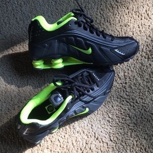 Big Kids Nike Shox (Unisex)